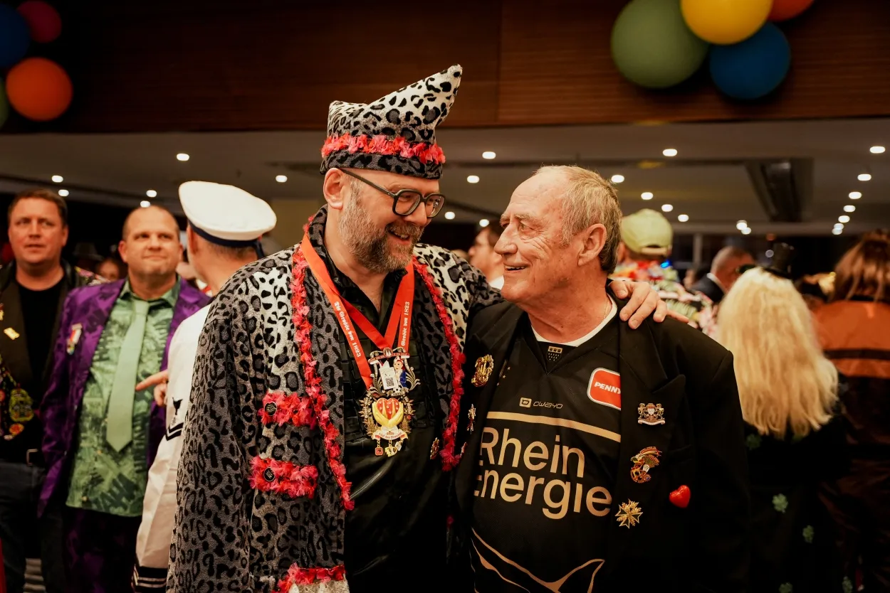 Haie-Geschäftsführer Philipp Walter (l.) mit KEC-Legende Detlef