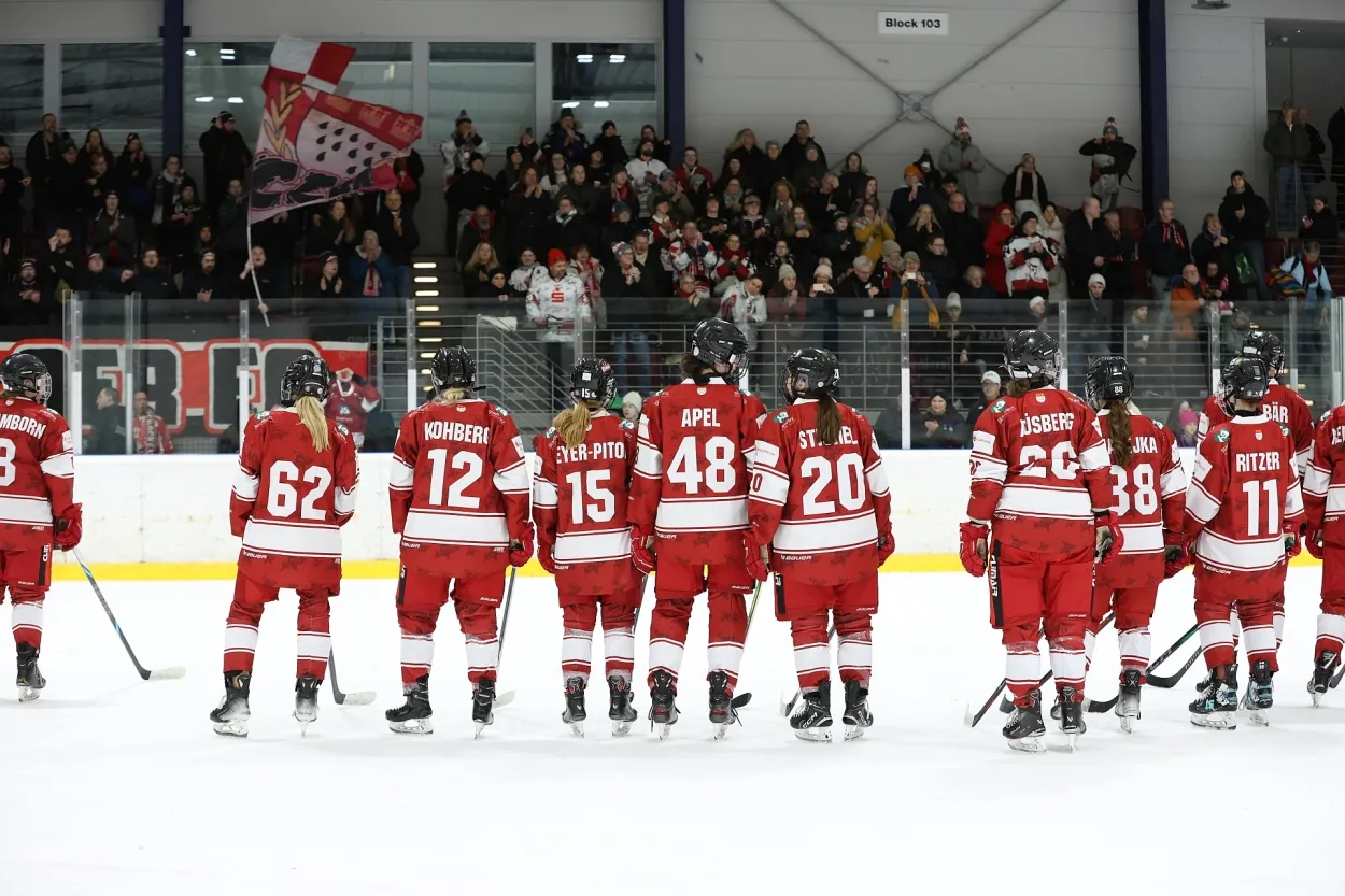 Tolle Unterstützung der Haie-Fanclubs beim Derby der Frauen 1a gegen die