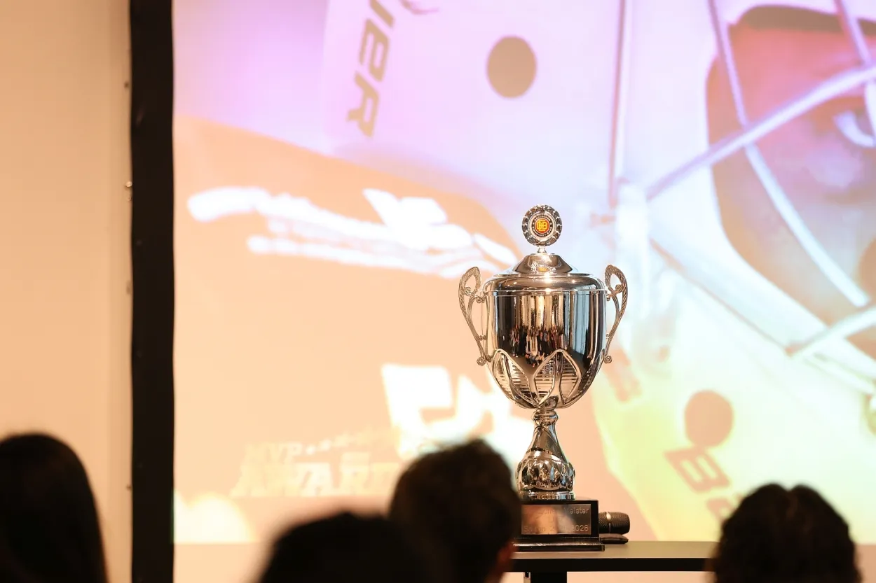 Der U17-Meisterpokal war jederzeit
