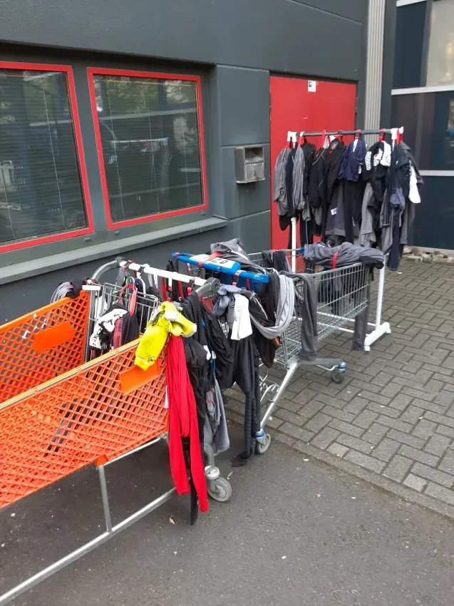 Improvisationstalent aus Platzmangel ist auch bei den Junghaien immer wieder