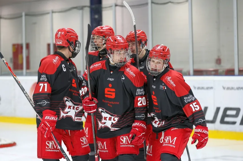 Die U20 der Junghaie ist bereit für den Start in die DNL Top Division (Fotos: