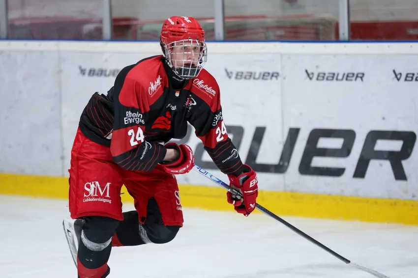 U20-Stürmer Tobin Brandt im Junghaie-Trikot (Foto: Hans