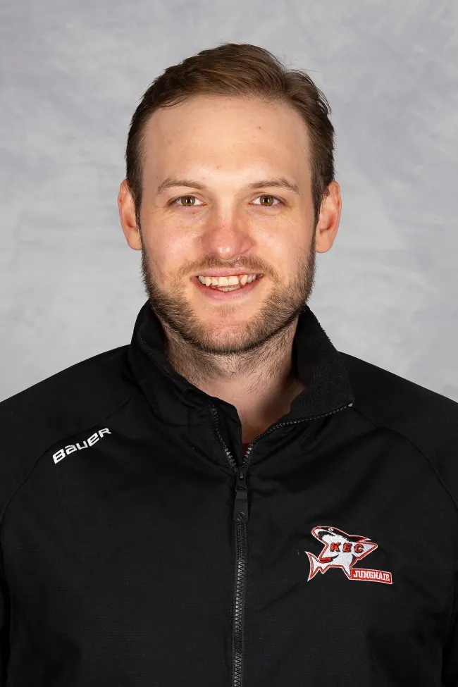 Leider keine Bildbeschreibung für headcoach julian_karadakic.jpg vorhanden.