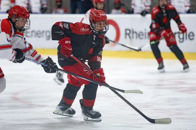 Junghaie-Stürmer Timo Vajs reist mit der Nationalmannschaft nach Finnland